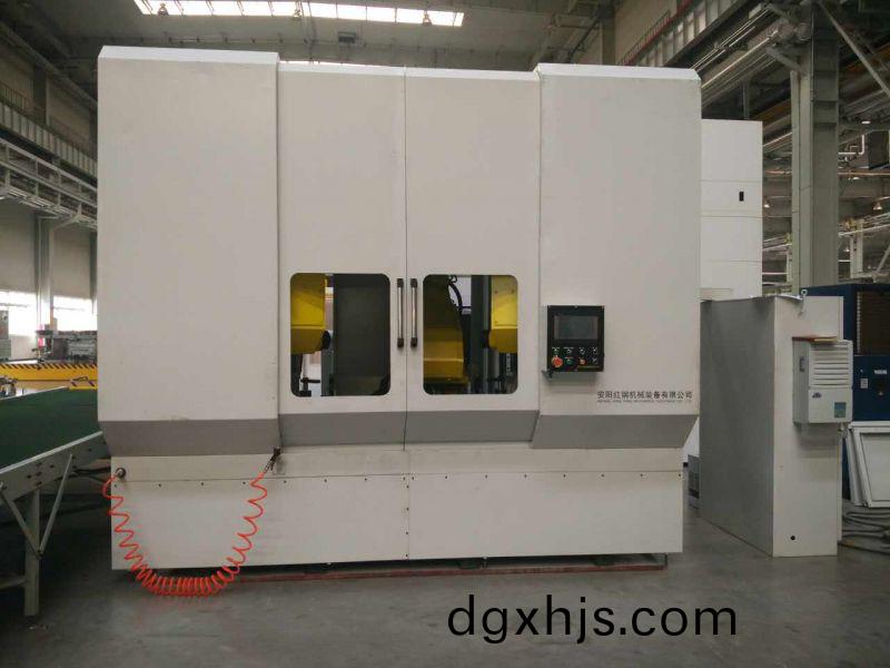 異(yi)型(xing)筦(guan)鋸切數(shu)控機(ji)牀(chuang)