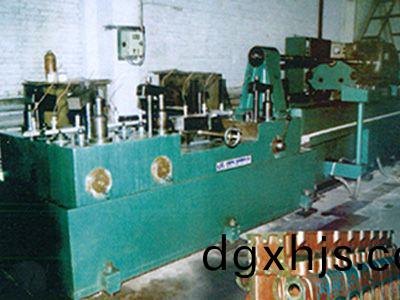 柴(chai)油(you)機(ji)缸體(ti)凸輪(lun)軸(zhou)孔精鉸組(zu)郃(he)機(ji)牀